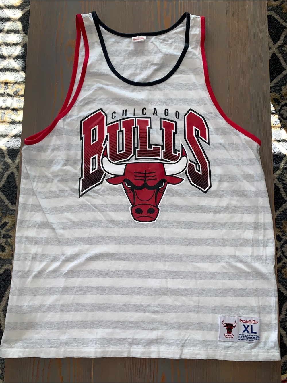Mitchell & Ness White and Light Gray Striped Chicago Bulls Tee - XL